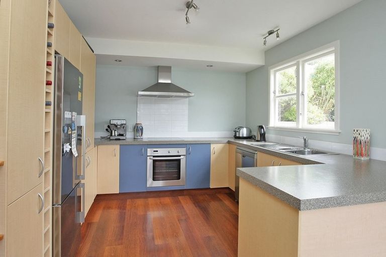 Photo of property in 64 Eden Street, Island Bay, Wellington, 6023