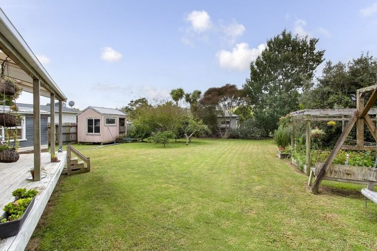 Photo of property in 52 Awaroa Road, Helensville, 0800