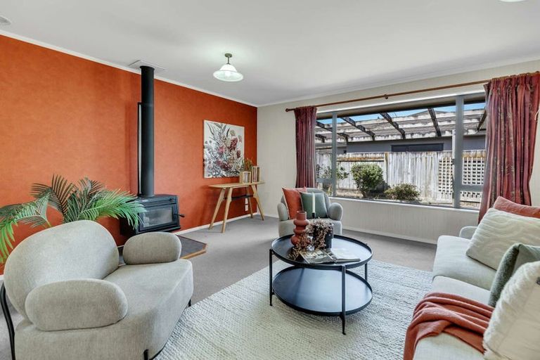 Photo of property in 16 Meridian Grove, Kelvin Grove, Palmerston North, 4414