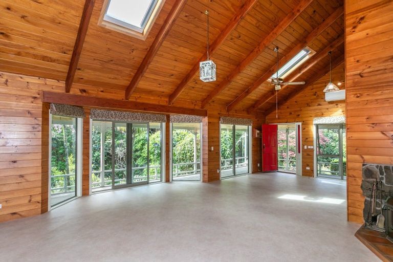 Photo of property in 195 Driving Creek Road, Coromandel, 3506