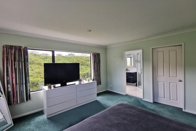 Photo of property in 26 Amesbury Drive, Churton Park, Wellington, 6037