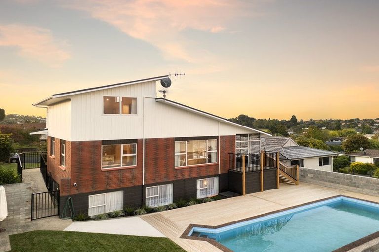 Photo of property in 13 Russleigh Drive, Dinsdale, Hamilton, 3204