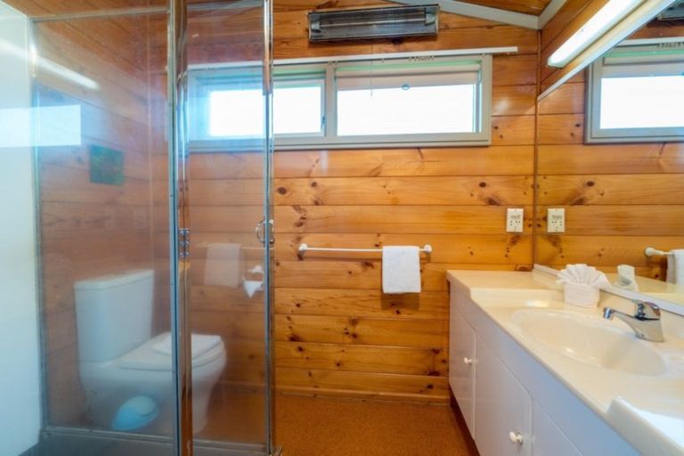 Photo of property in 18 Oregon Drive, Rainbow Point, Taupo, 3330