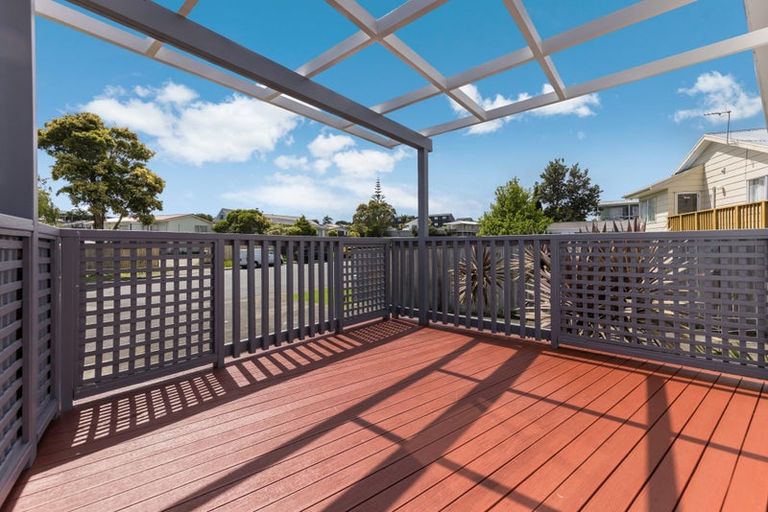 Photo of property in 54 Hinerau Street, Henderson, Auckland, 0612
