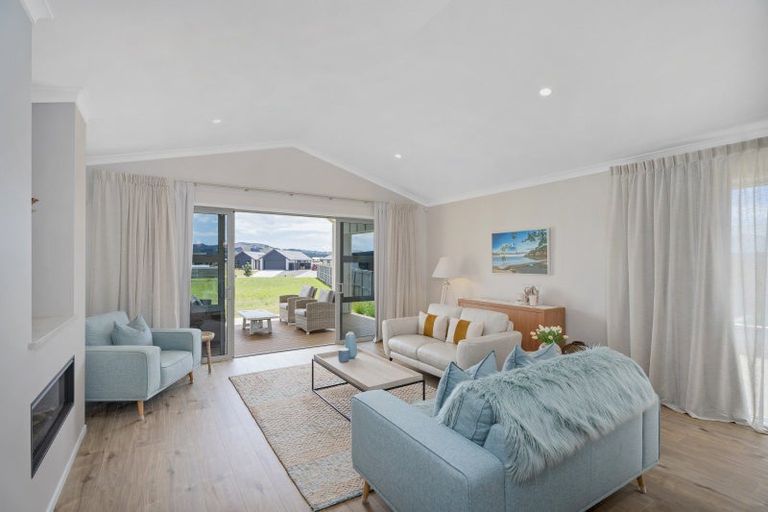 Photo of property in 5 Onerere Drive, Whitianga, 3510