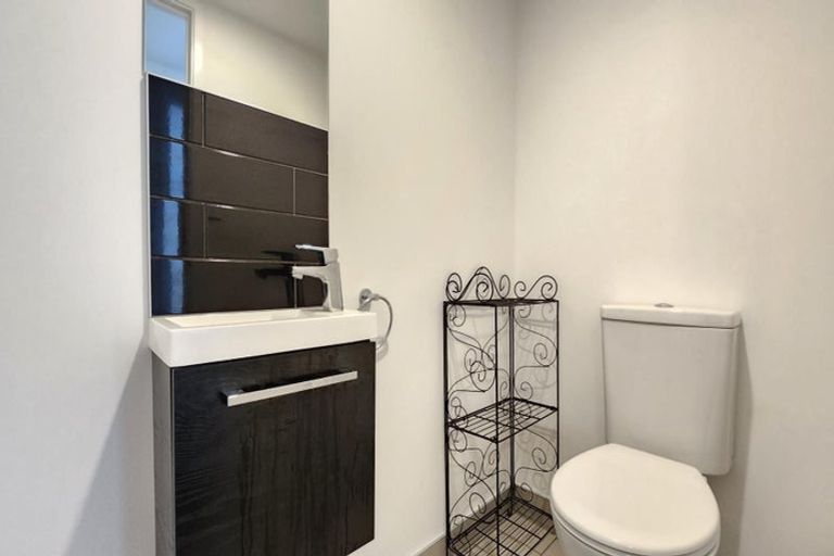 Photo of property in Alpha Apartments, 703/4u Elizabeth Street, Mount Victoria, Wellington, 6011