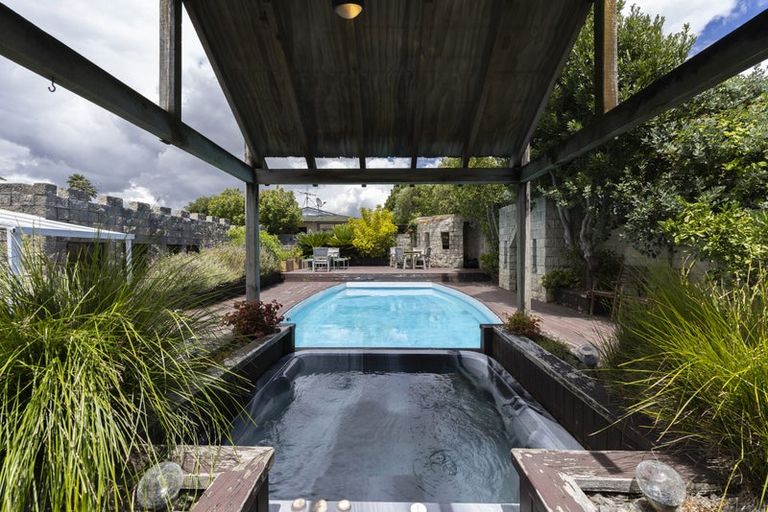 Photo of property in 25 Prince Regent Drive, Half Moon Bay, Auckland, 2012