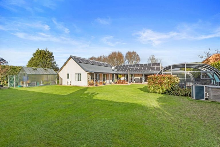 Photo of property in 4 Westall Lane, Avonhead, Christchurch, 8042