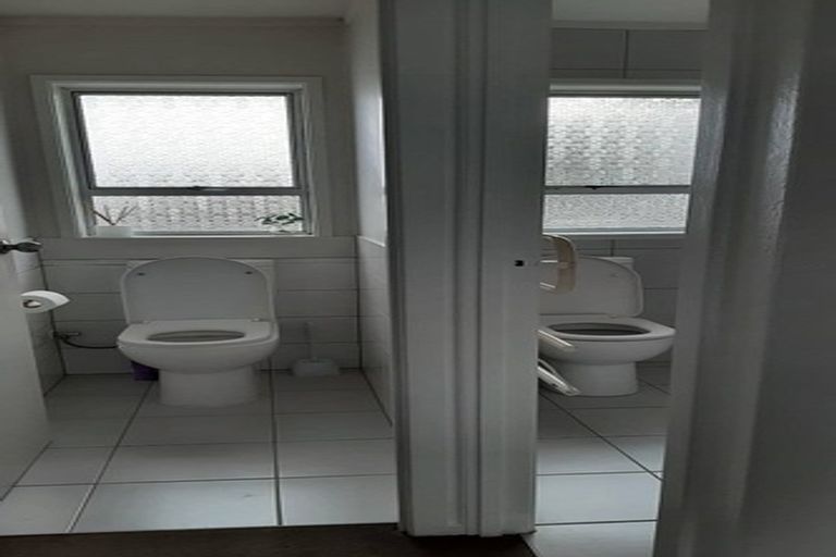 Photo of property in 2/127 Portage Road, New Lynn, Auckland, 0600