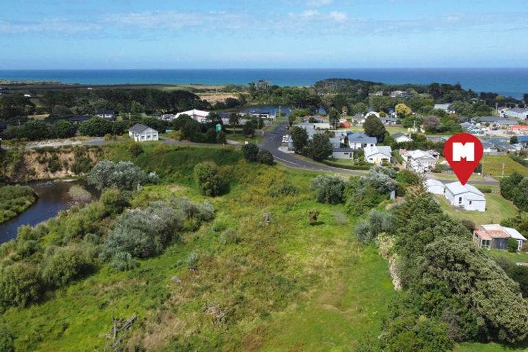 Photo of property in 3 King Street, Opunake, 4616