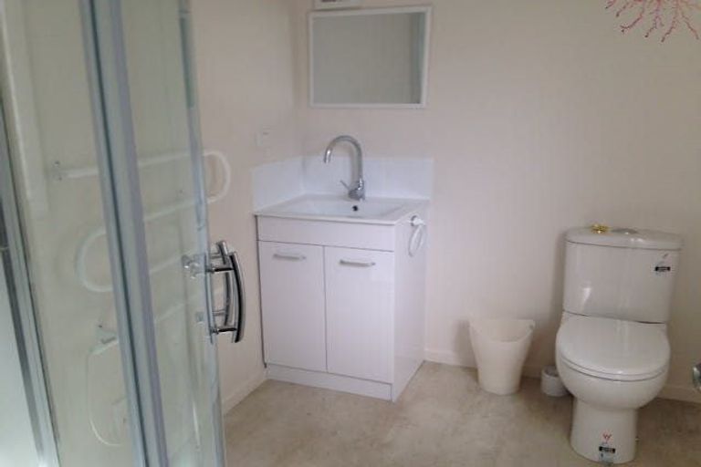 Photo of property in 2 Kopiko Way, Brooklyn, Wellington, 6021