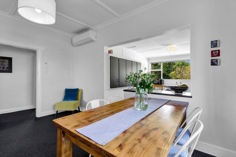 Photo of property in 3 Tukapa Street, Westown, New Plymouth, 4310