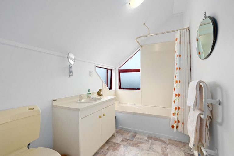 Photo of property in 1 Longfellow Street, Leamington, Cambridge, 3432