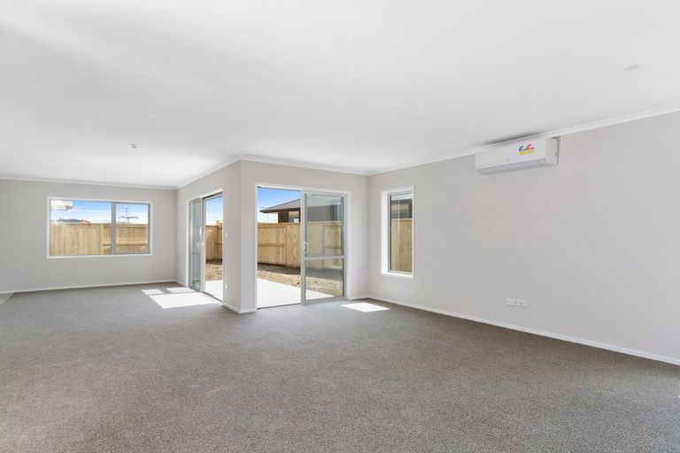 Photo of property in 26 Kahuparere Crescent, Pyes Pa, Tauranga, 3112