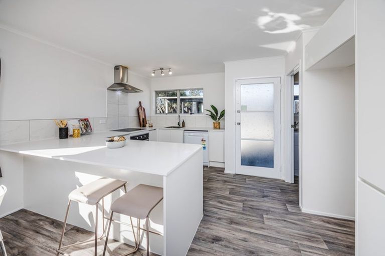 Photo of property in 52 Zelda Avenue, Clover Park, Auckland, 2023