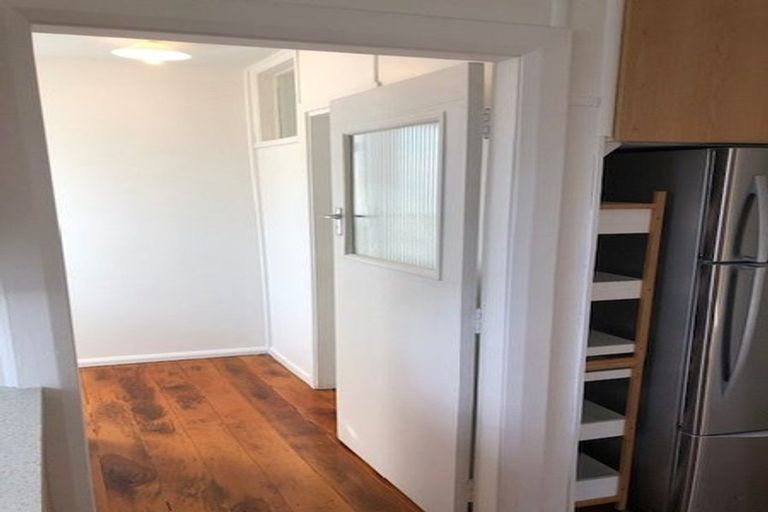 Photo of property in 39 Paynters Avenue, Strandon, New Plymouth, 4312