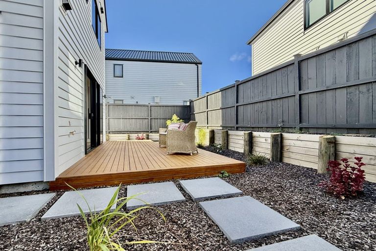 Photo of property in 142 Vintry Drive, Kumeu, 0810