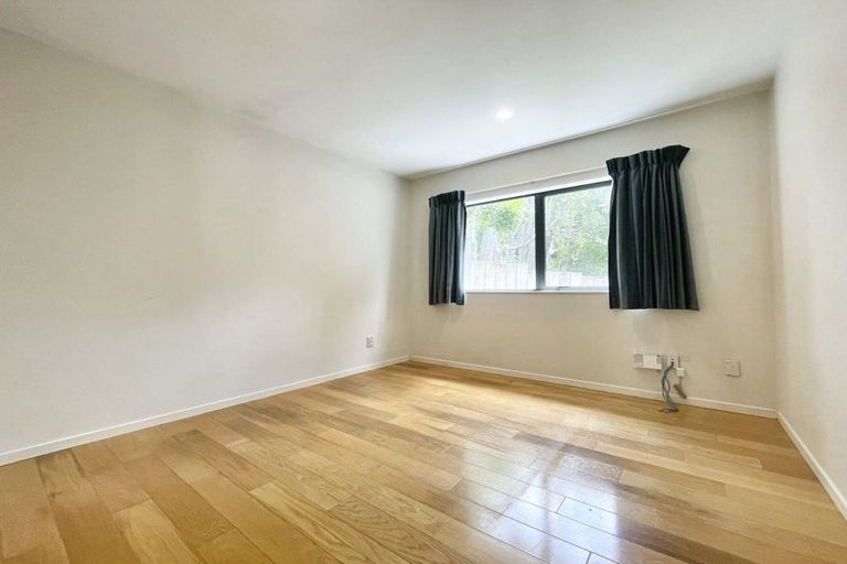 Photo of property in 32a Kelman Road, Kelston, Auckland, 0602