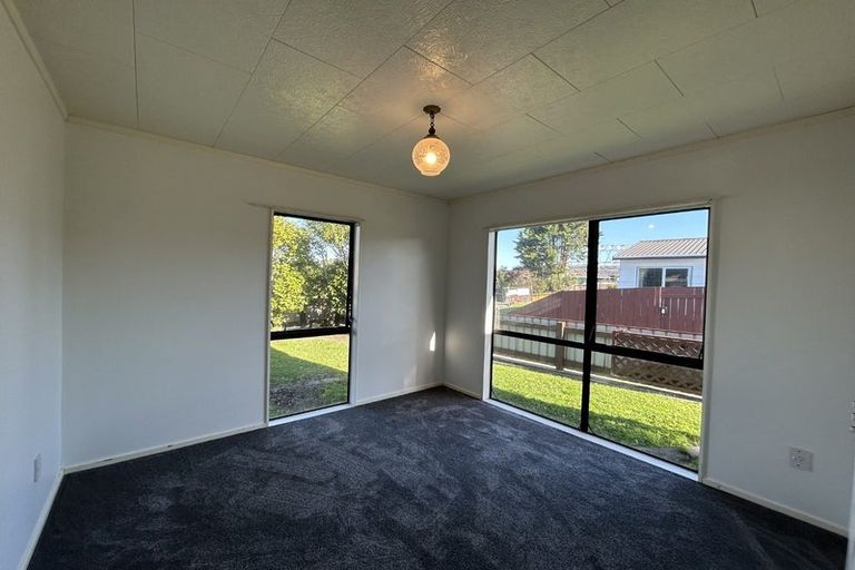 Photo of property in 12 Cargill Grove, Kelvin Grove, Palmerston North, 4414