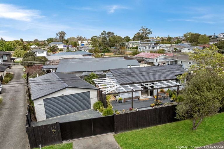 Photo of property in 2/1 Woodside Road, Massey, Auckland, 0614