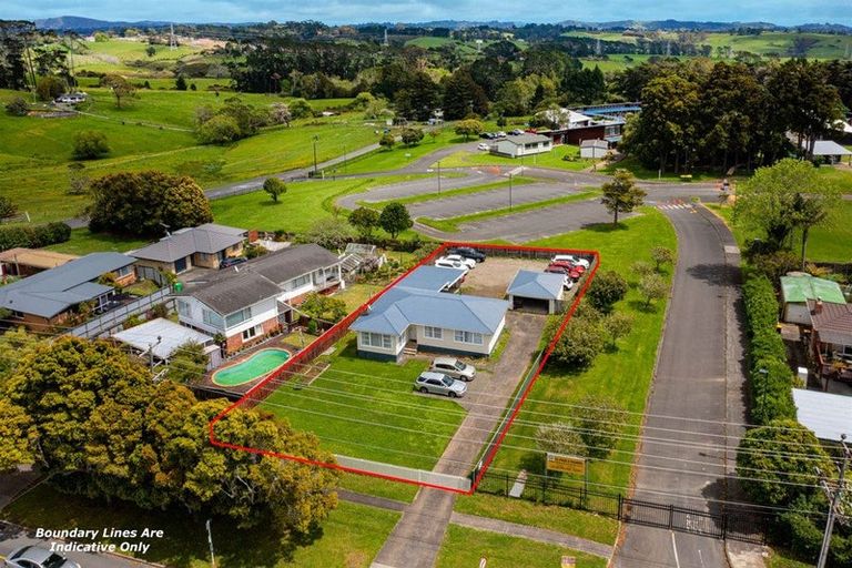 Photo of property in 496 Don Buck Road, Massey, Auckland, 0614