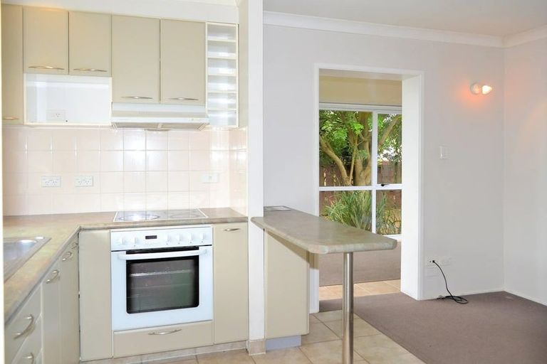 Photo of property in 2/341 Pakuranga Road, Pakuranga Heights, Auckland, 2010