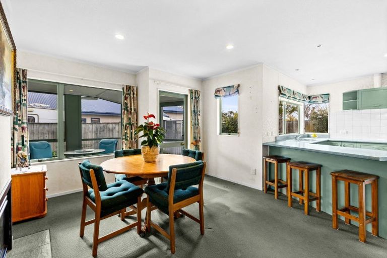 Photo of property in 32 Palmbrook Avenue, Havelock North, 4130