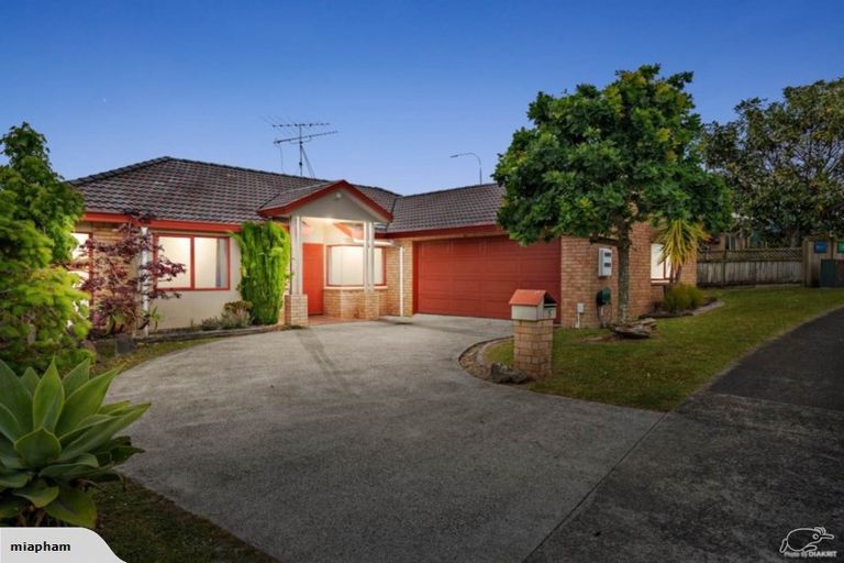 Photo of property in 5 Fearnley Grove, Albany, Auckland, 0632