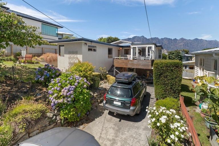 Photo of property in 7 Suburb Street, Queenstown, 9300