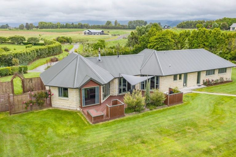Photo of property in 28 Waipuna Grove, Levin, 5571