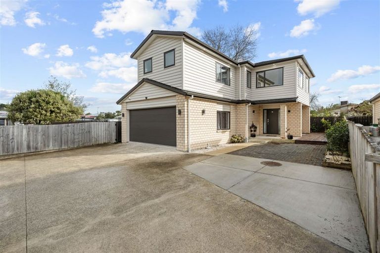 Photo of property in 23 Mckenzie Road, Mangere Bridge, Auckland, 2022