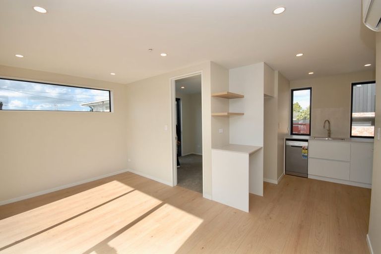 Photo of property in 139 Tirimoana Road, Te Atatu South, Auckland, 0602