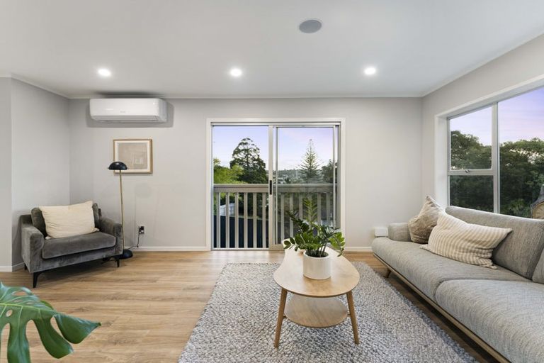 Photo of property in 11 Redwood Drive, Massey, Auckland, 0614