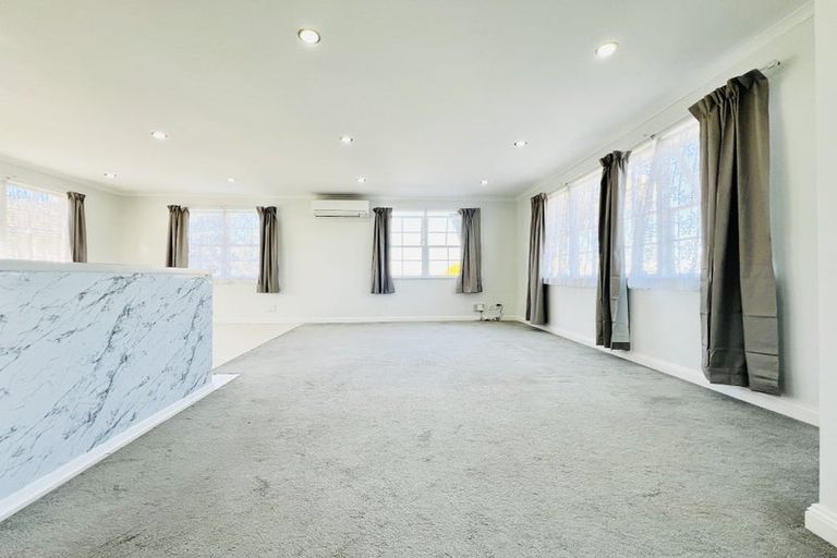 Photo of property in 24 Catkin Crescent, Papatoetoe, Auckland, 2025