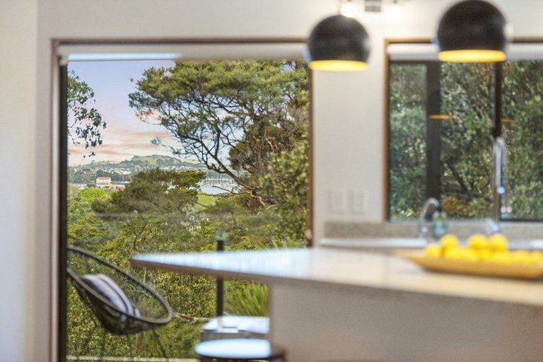 Photo of property in 24a Seaview Avenue, Northcote, Auckland, 0627