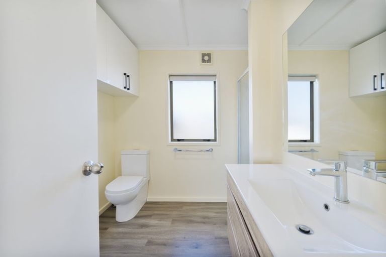 Photo of property in St Claire Village, 179/172 Mcleod Road, Te Atatu South, Auckland, 0610