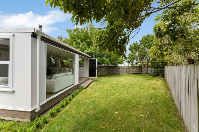 Photo of property in 19 Peppertree Glade, Kelvin Grove, Palmerston North, 4414