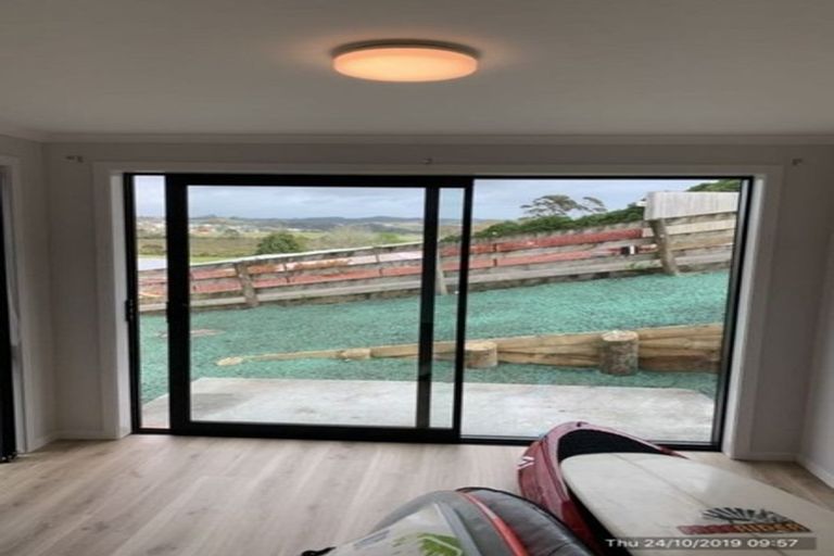 Photo of property in 3 Weka Close, Red Beach, 0932