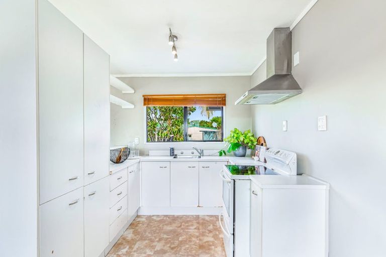 Photo of property in 91a/2 Beach Road, Te Atatu Peninsula, Auckland, 0610
