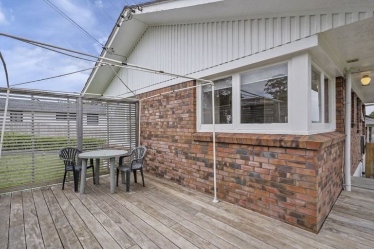 Photo of property in 1/8 Manuka Road, Glenfield, Auckland, 0629
