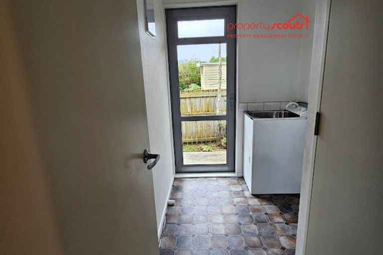 Photo of property in 71 Queenwood Road, Levin, 5510