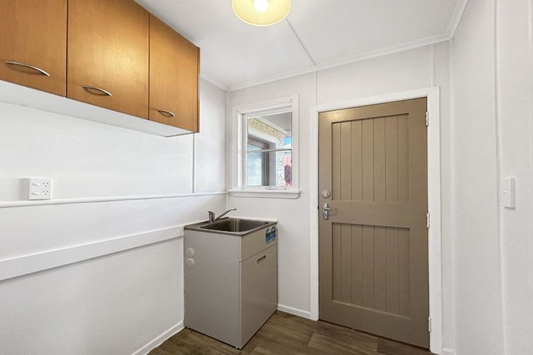 Photo of property in 38 Miro Street, Castlecliff, Whanganui, 4501