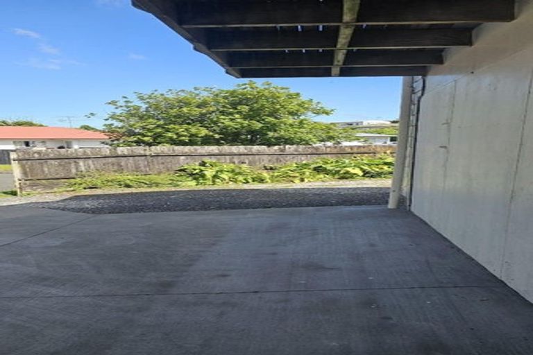 Photo of property in 30 Bellringer Road, Massey, Auckland, 0614