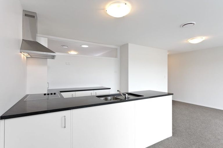 Photo of property in 11/26 Railway Street West, Papakura, 2110