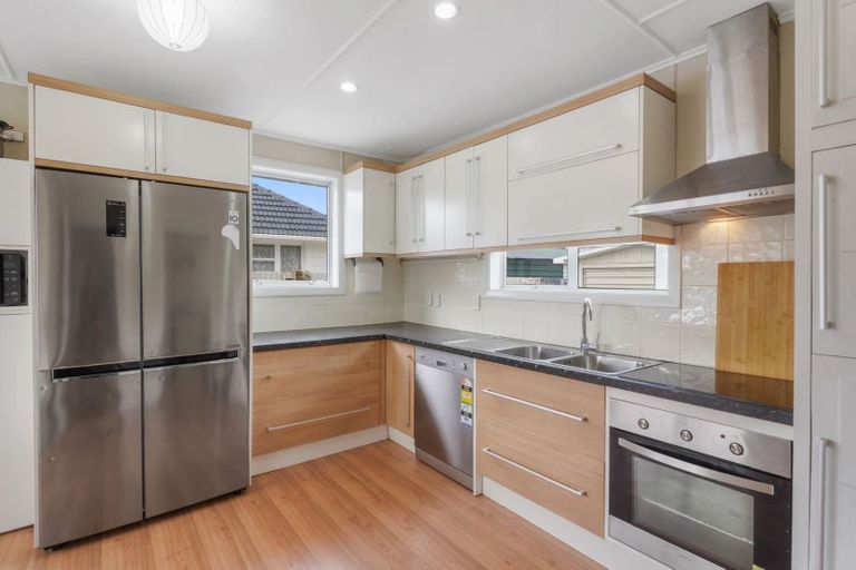 Photo of property in 5 Guildford Street, Burnside, Christchurch, 8053