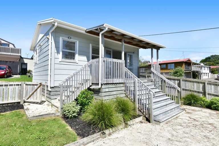 Photo of property in 12a Matai Road, Stanmore Bay, Whangaparaoa, 0932