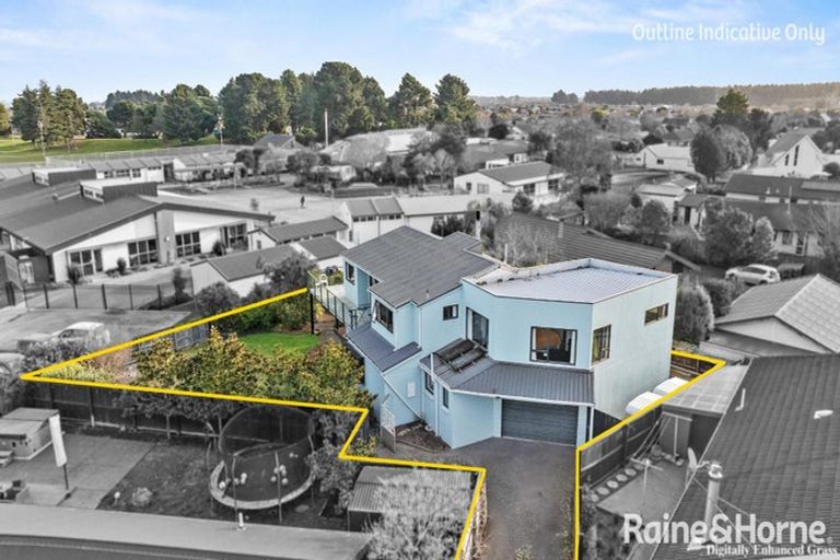 Photo of property in 11a Pinaster Place, Parklands, Christchurch, 8083