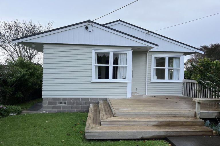 Photo of property in 6 Raines Avenue, Forrest Hill, Auckland, 0620