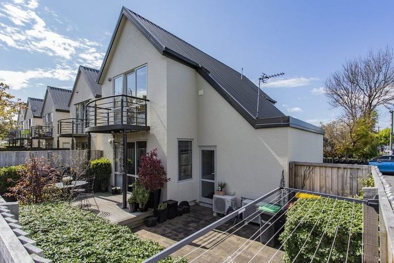 Photo of property in 1/39 Derby Street, St Albans, Christchurch, 8014