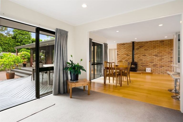 Photo of property in 16 The Close, Greenhithe, Auckland, 0632